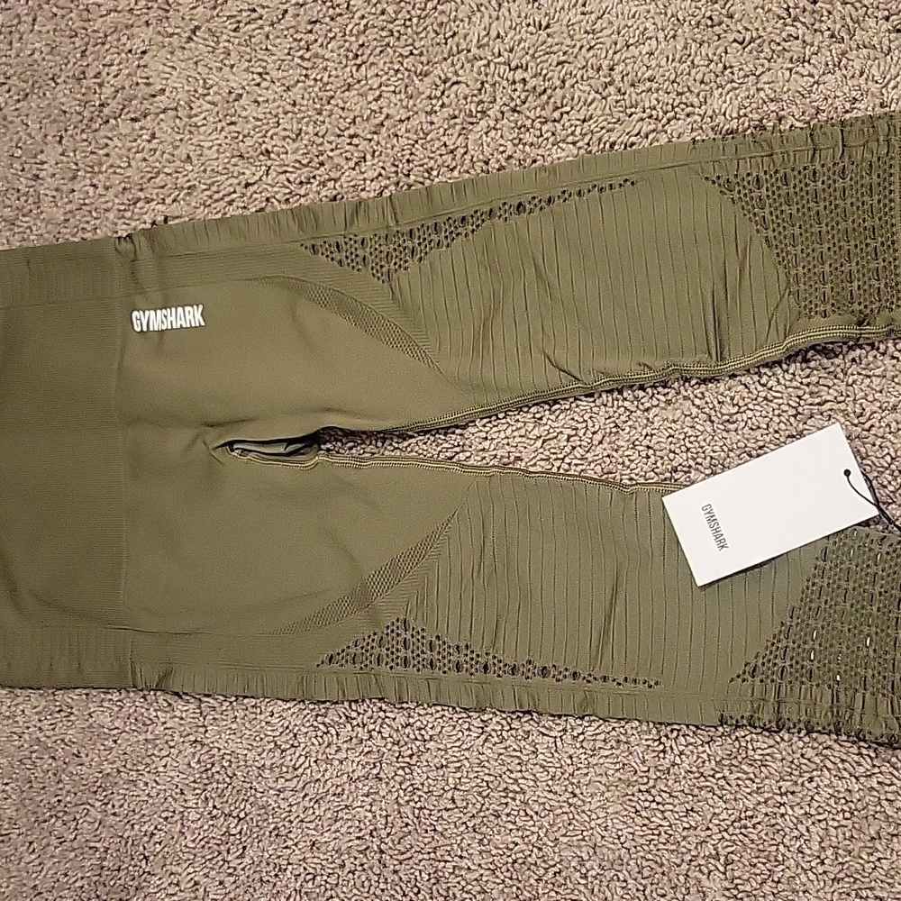 Gymshark Energy Seamless Capri Length Leggings size xs Olive Green